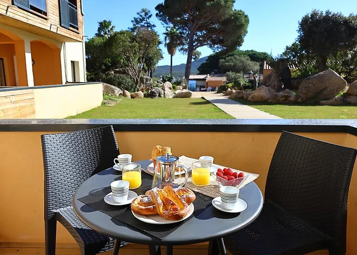 Casa Di Daisy - T2 Les Pieds Dans L'eau Et Piscine פיאנוטולי-קלדרלו